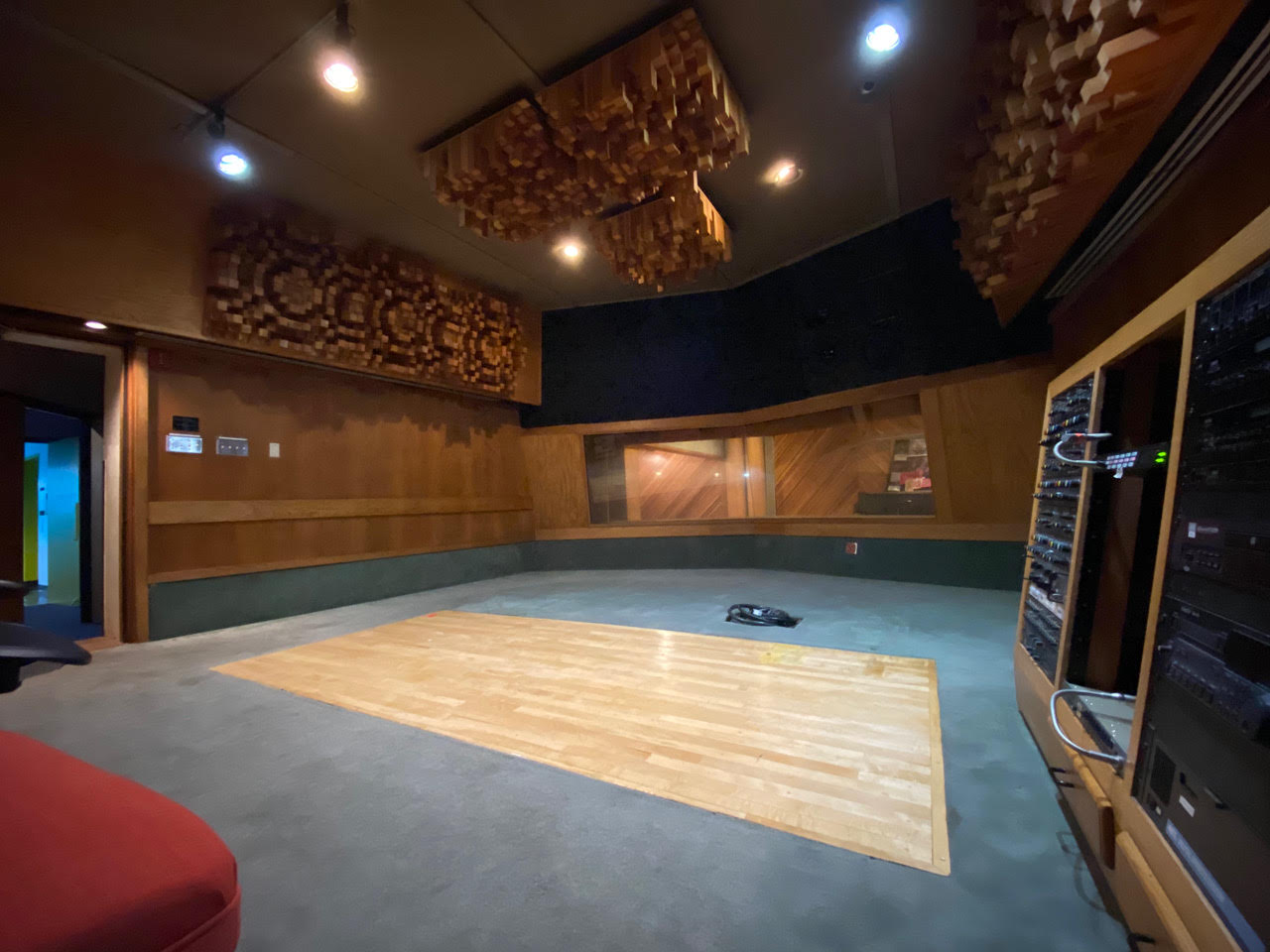 2021 Studio B with no console